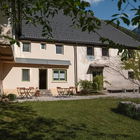 Bed & Breakfast Gorska Roza 3*